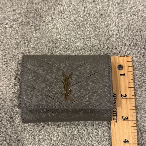 YSL Cassandra Key Case in Gray Grain de Poudre Leather NWB - Picture 13 of 13